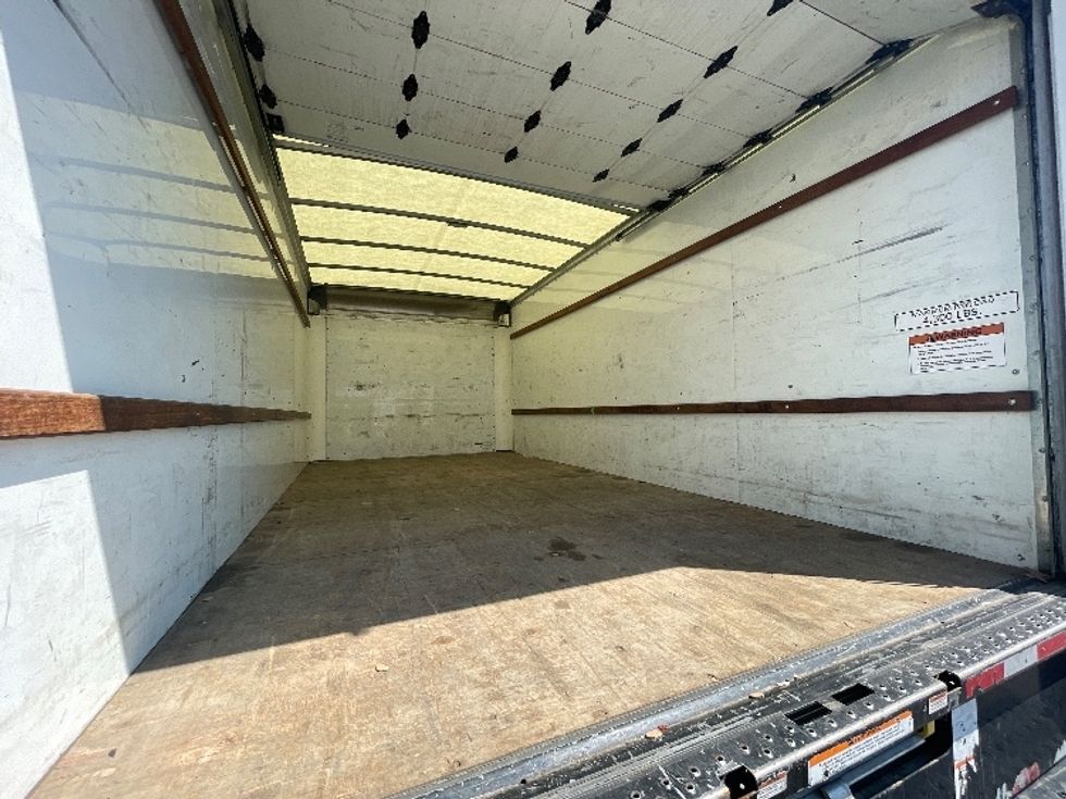 Light Duty Box Truck-Light and Medium Duty Trucks-GMC-2022-Savana G33903-Fresno-CA-96,681\n\t\tmiles-$ 33,500 - Image 10