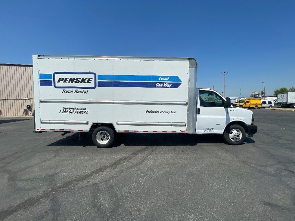 Light Duty Box Truck-Light and Medium Duty Trucks-GMC-2022-Savana G33903-Fresno-CA-96,681\n\t\tmiles-$ 33,500 - Image 13