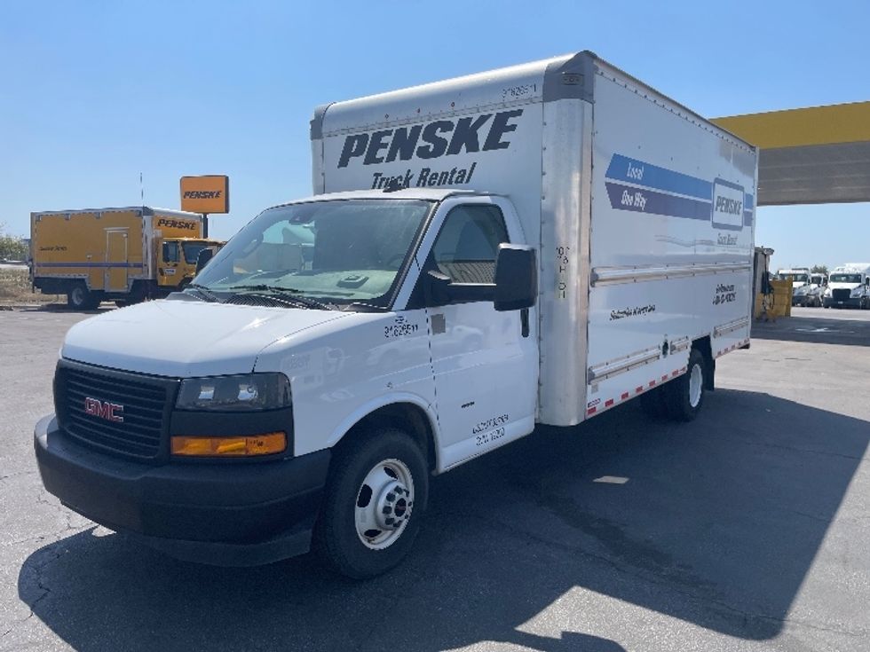 Light Duty Box Truck-Light and Medium Duty Trucks-GMC-2022-Savana G33903-Fresno-CA-96,681\n\t\tmiles-$ 33,500 - Image 3