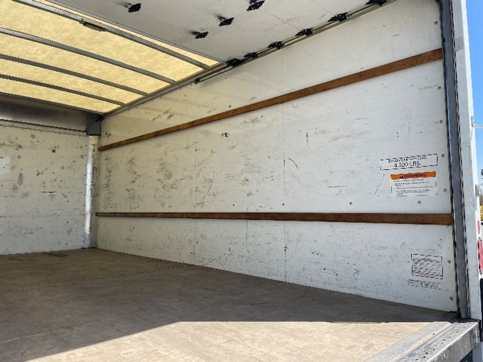 Light Duty Box Truck-Light and Medium Duty Trucks-GMC-2022-Savana G33903-Fresno-CA-97,460\n\t\tmiles-$ 33,500 - Image 10