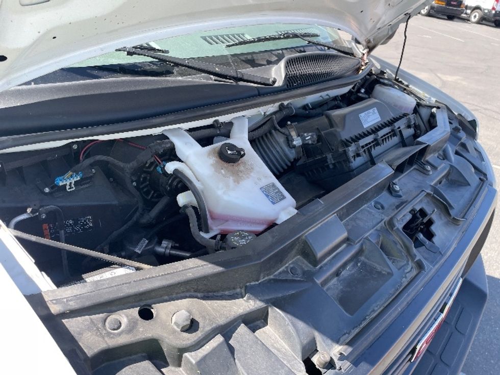 Light Duty Box Truck-Light and Medium Duty Trucks-GMC-2022-Savana G33903-Fresno-CA-97,460\n\t\tmiles-$ 33,500 - Image 21