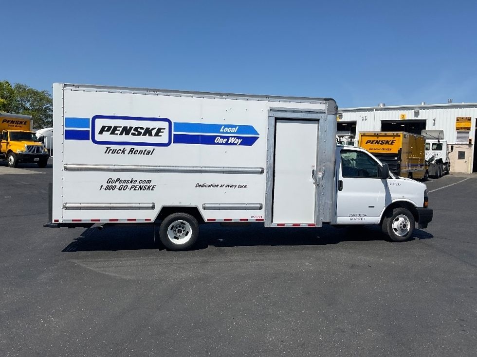 Light Duty Box Truck-Light and Medium Duty Trucks-GMC-2022-Savana G33903-Gahanna-OH-19,891\n\t\tmiles-$ 52,000 - Image 15