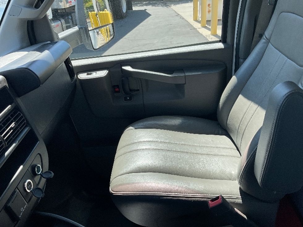 Light Duty Box Truck-Light and Medium Duty Trucks-GMC-2022-Savana G33903-Gahanna-OH-19,891\n\t\tmiles-$ 52,000 - Image 19