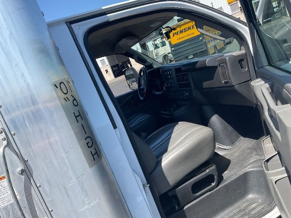 Light Duty Box Truck-Light and Medium Duty Trucks-GMC-2022-Savana G33903-Gahanna-OH-19,891\n\t\tmiles-$ 52,000 - Image 20