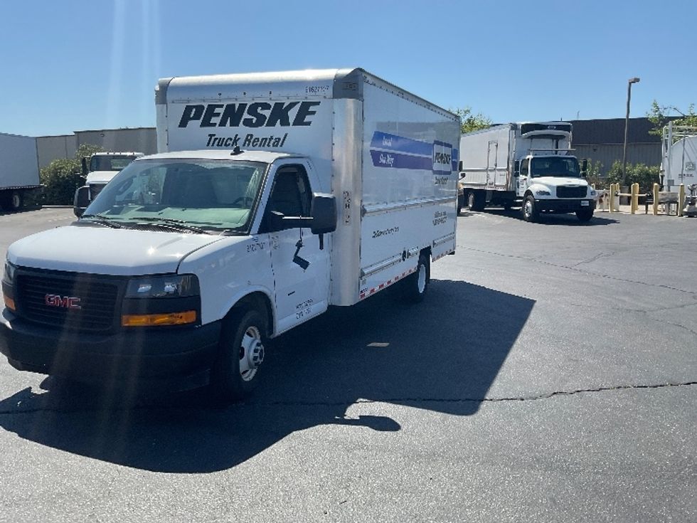 Light Duty Box Truck-Light and Medium Duty Trucks-GMC-2022-Savana G33903-Gahanna-OH-19,891\n\t\tmiles-$ 52,000 - Image 3