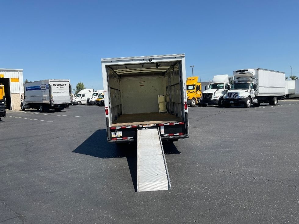 Light Duty Box Truck-Light and Medium Duty Trucks-GMC-2022-Savana G33903-Gahanna-OH-19,891\n\t\tmiles-$ 52,000 - Image 9