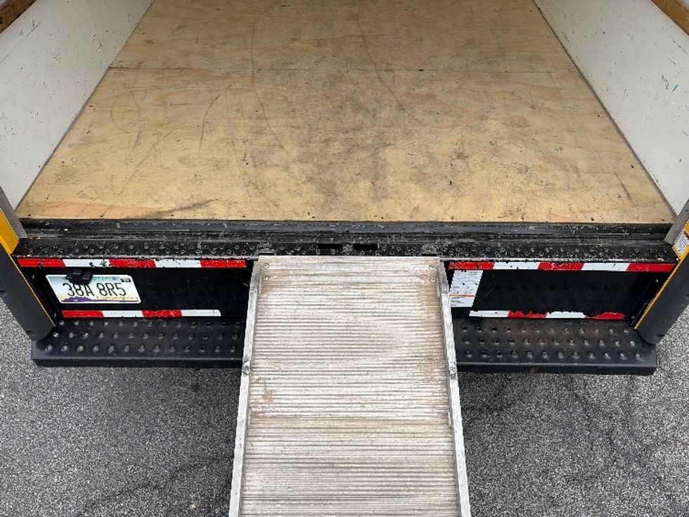 Light Duty Box Truck-Light and Medium Duty Trucks-GMC-2022-Savana G33903-Gahanna-OH-97,563\n\t\tmiles-$ 27,250 - Image 10