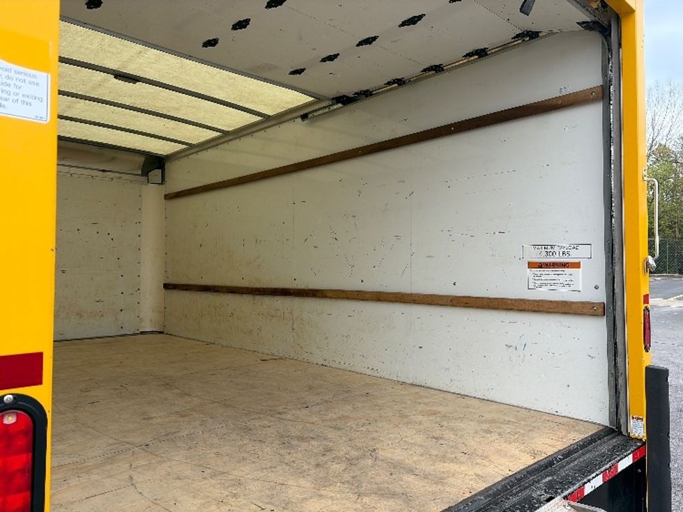 Light Duty Box Truck-Light and Medium Duty Trucks-GMC-2022-Savana G33903-Gahanna-OH-97,563\n\t\tmiles-$ 27,250 - Image 12