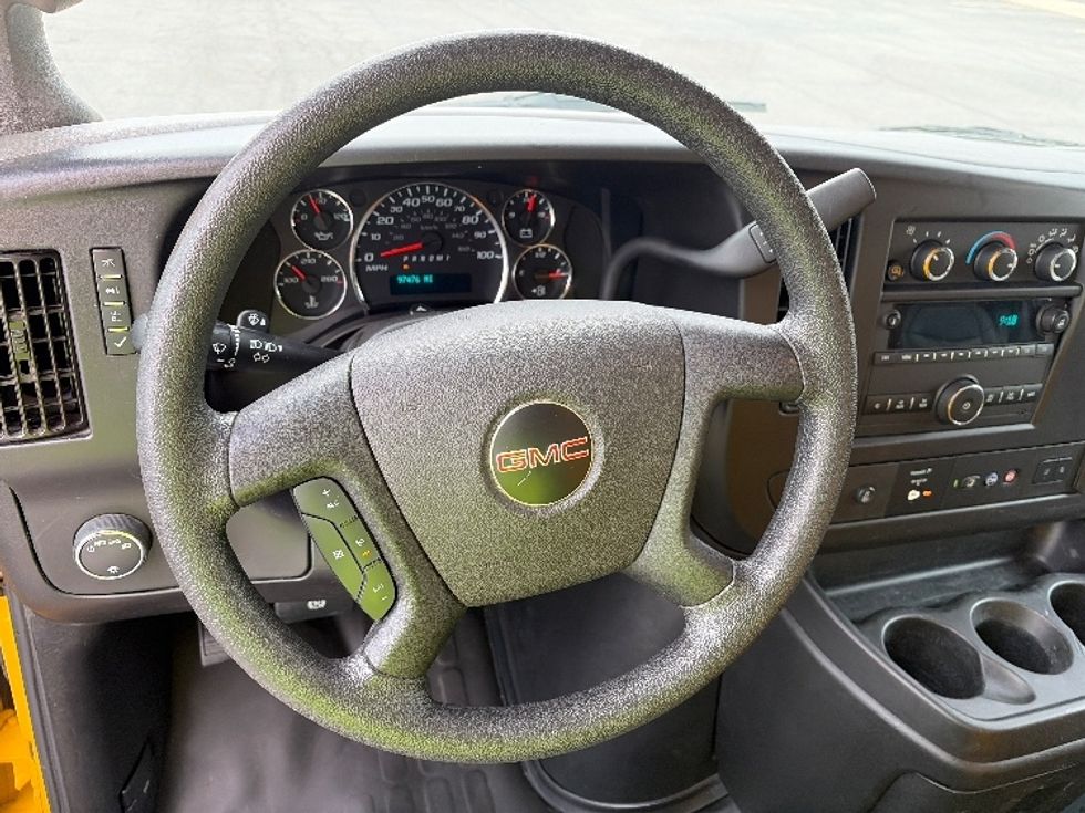 Light Duty Box Truck-Light and Medium Duty Trucks-GMC-2022-Savana G33903-Gahanna-OH-97,563\n\t\tmiles-$ 27,250 - Image 17