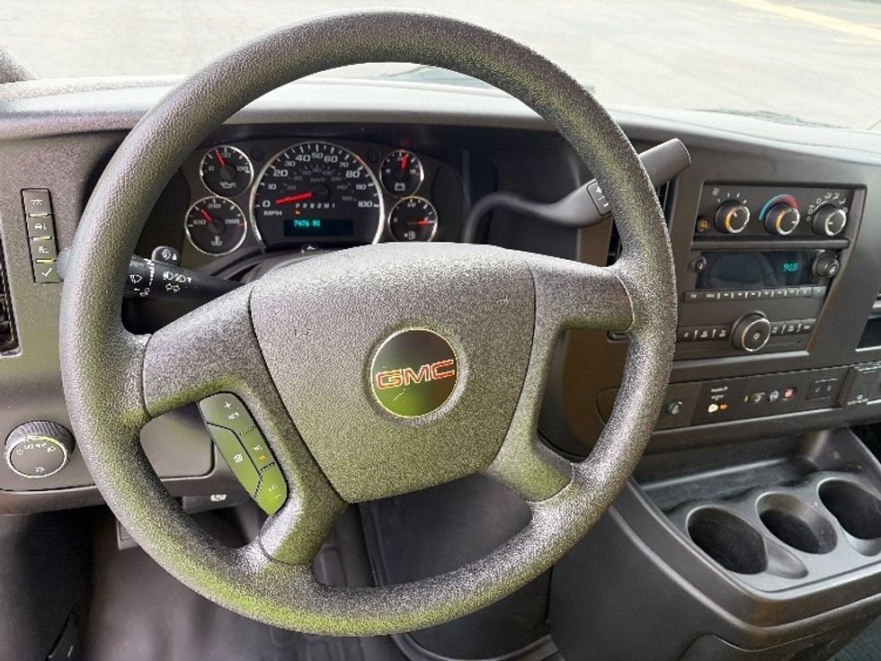 Light Duty Box Truck-Light and Medium Duty Trucks-GMC-2022-Savana G33903-Gahanna-OH-97,563\n\t\tmiles-$ 27,250 - Image 18