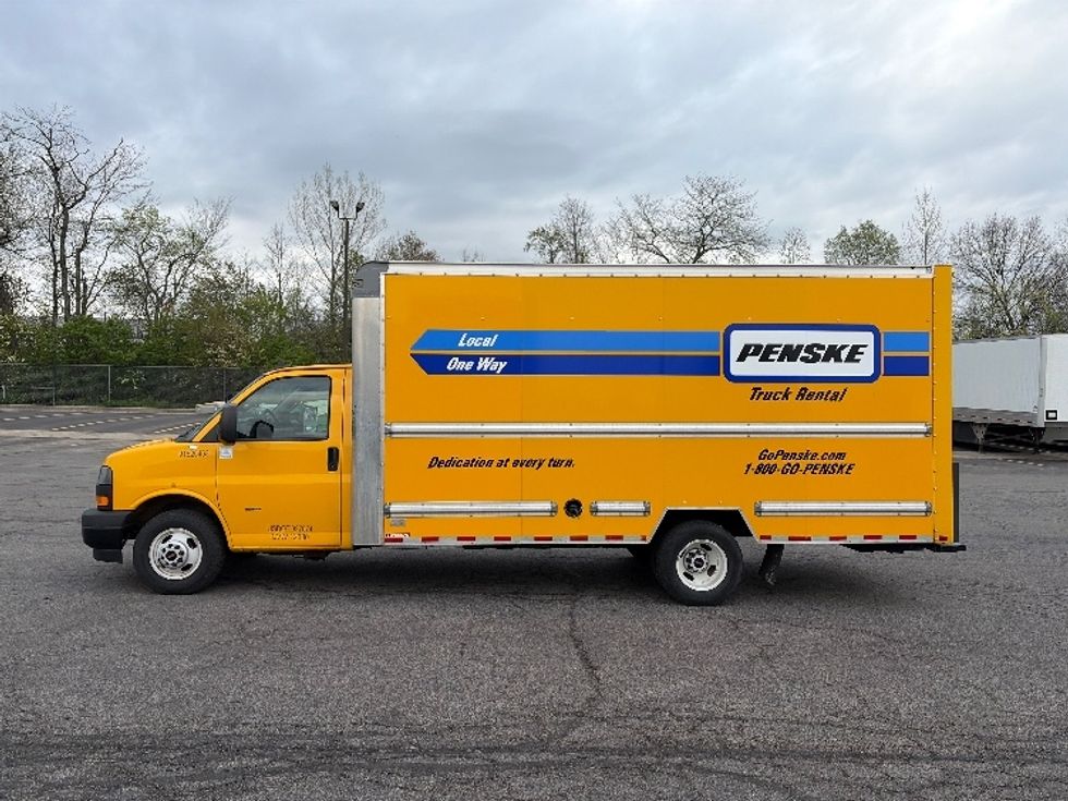 Light Duty Box Truck-Light and Medium Duty Trucks-GMC-2022-Savana G33903-Gahanna-OH-97,563\n\t\tmiles-$ 27,250 - Image 4