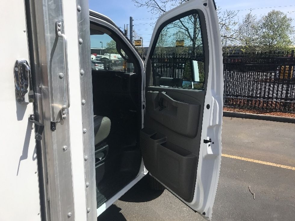 Light Duty Box Truck-Light and Medium Duty Trucks-GMC-2022-Savana G33903-Gainesville-GA-27,730\n\t\tmiles-$ 55,000 - Image 19