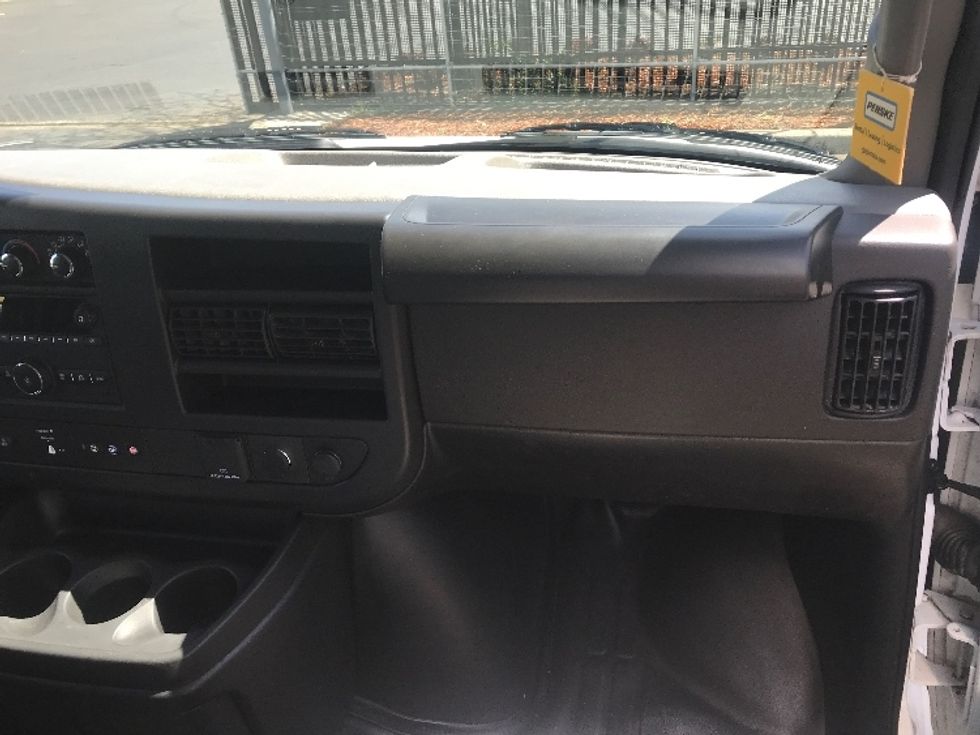 Light Duty Box Truck-Light and Medium Duty Trucks-GMC-2022-Savana G33903-Gainesville-GA-27,730\n\t\tmiles-$ 55,000 - Image 20