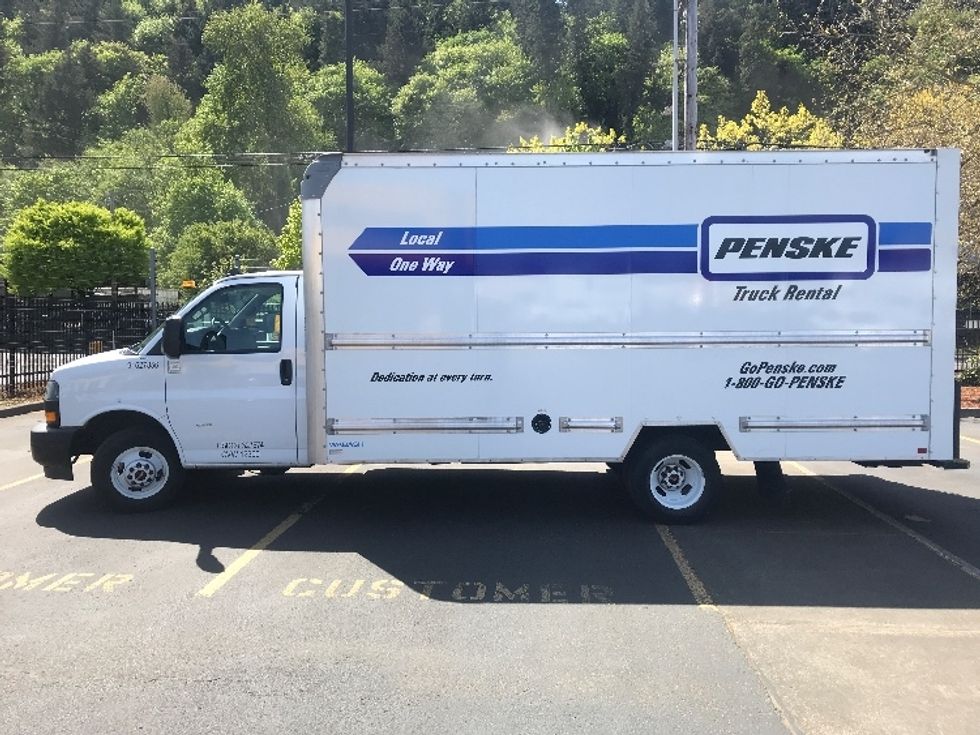 Light Duty Box Truck-Light and Medium Duty Trucks-GMC-2022-Savana G33903-Gainesville-GA-27,730\n\t\tmiles-$ 55,000 - Image 4