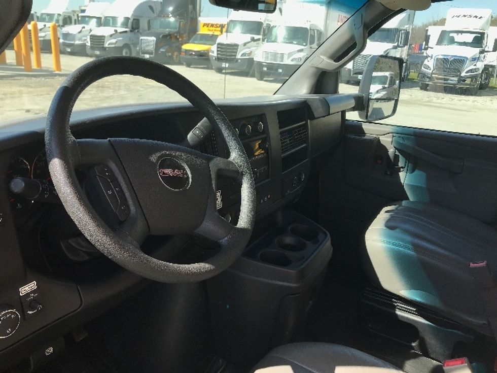 Light Duty Box Truck-Light and Medium Duty Trucks-GMC-2022-Savana G33903-Garden City-GA-42,158\n\t\tmiles-$ 39,750 - Image 17