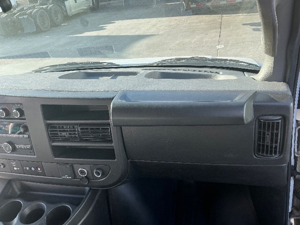 Light Duty Box Truck-Light and Medium Duty Trucks-GMC-2022-Savana G33903-Garland-TX-42,171\n\t\tmiles-$ 42,250 - Image 21