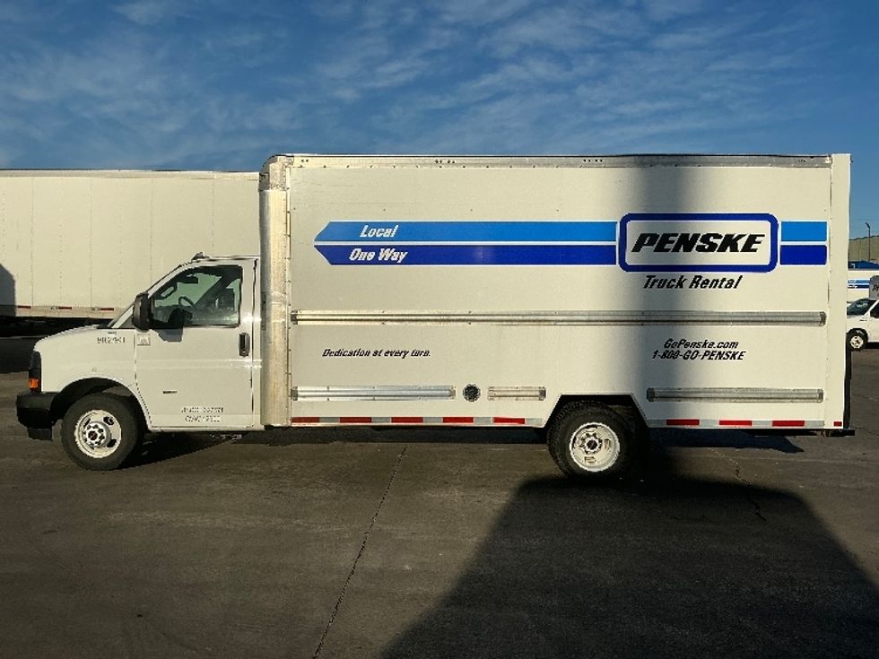 Light Duty Box Truck-Light and Medium Duty Trucks-GMC-2022-Savana G33903-Garland-TX-42,171\n\t\tmiles-$ 42,250 - Image 4