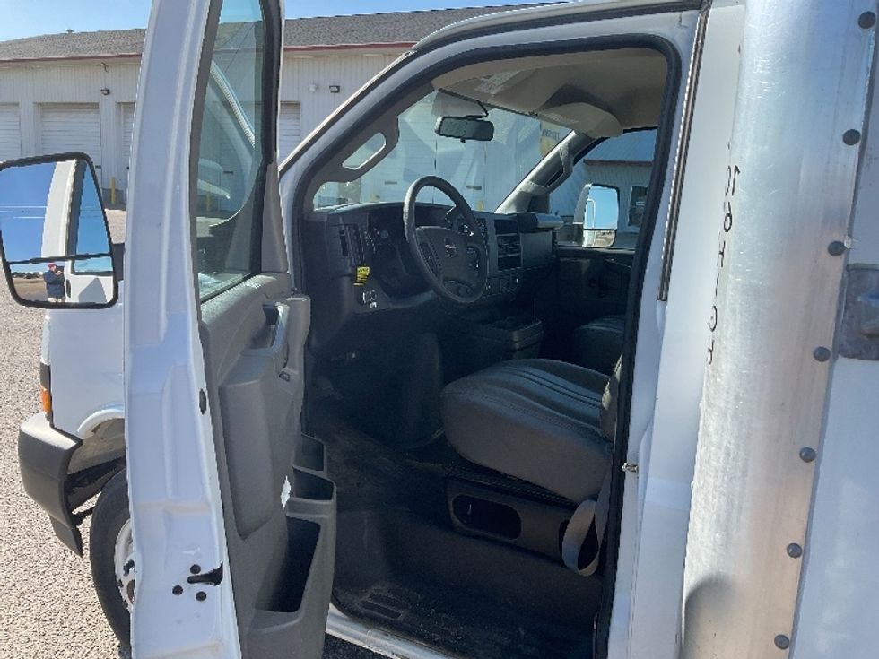 Light Duty Box Truck-Light and Medium Duty Trucks-GMC-2022-Savana G33903-Gaylord-MI-26,263\n\t\tmiles-$ 42,500 - Image 16