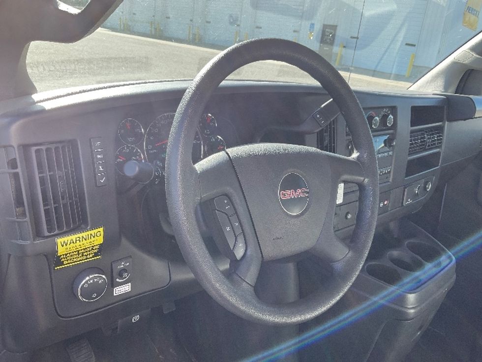 Light Duty Box Truck-Light and Medium Duty Trucks-GMC-2022-Savana G33903-Gaylord-MI-26,263\n\t\tmiles-$ 42,500 - Image 17