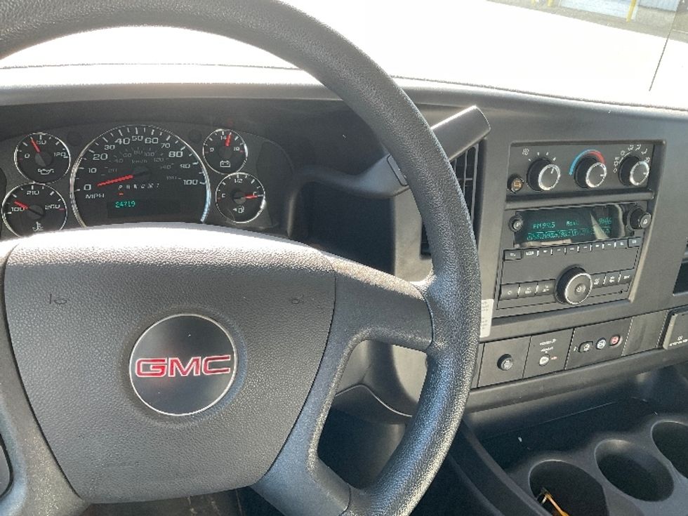 Light Duty Box Truck-Light and Medium Duty Trucks-GMC-2022-Savana G33903-Gaylord-MI-26,263\n\t\tmiles-$ 42,500 - Image 18