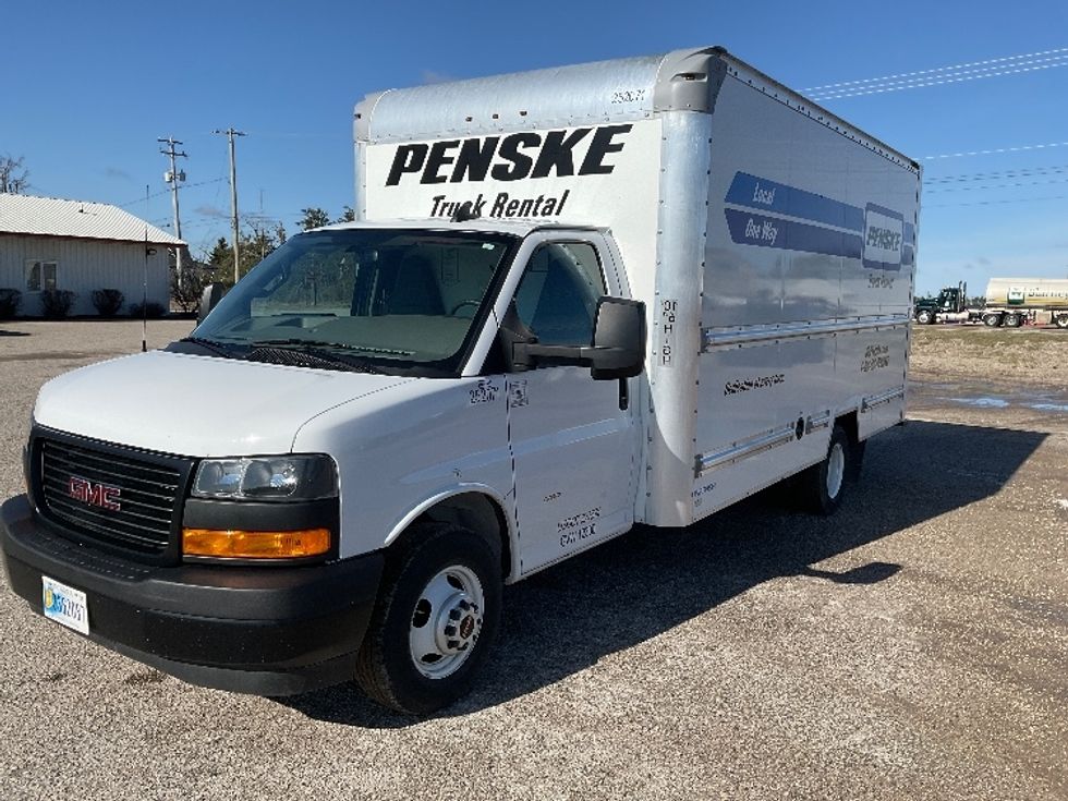 Light Duty Box Truck-Light and Medium Duty Trucks-GMC-2022-Savana G33903-Gaylord-MI-26,263\n\t\tmiles-$ 42,500 - Image 3