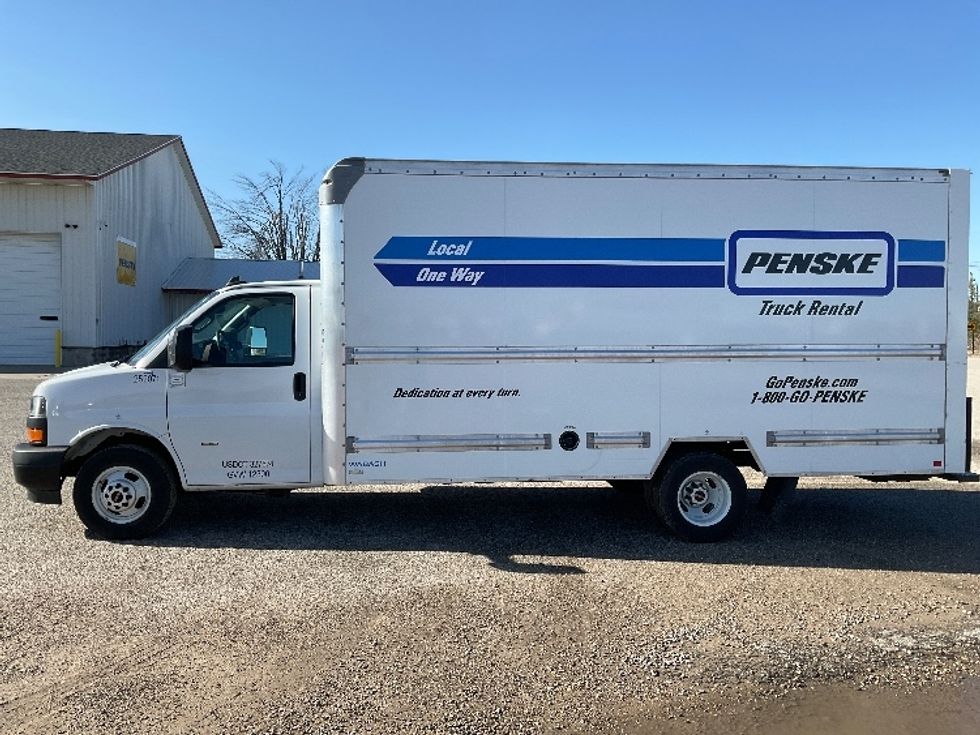 Light Duty Box Truck-Light and Medium Duty Trucks-GMC-2022-Savana G33903-Gaylord-MI-26,263\n\t\tmiles-$ 42,500 - Image 4