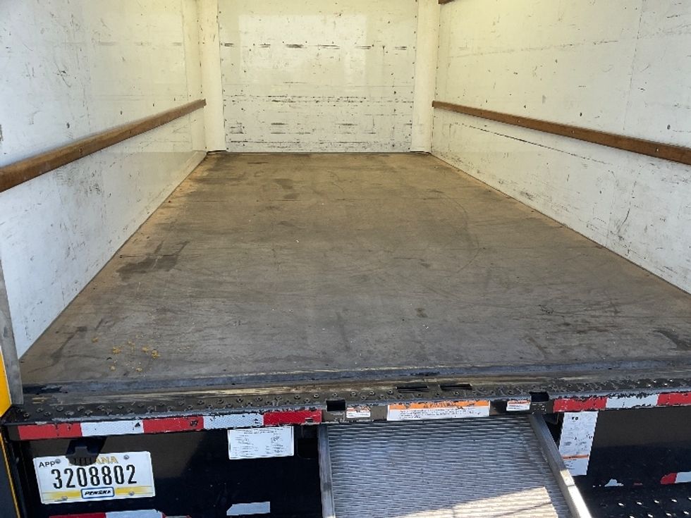 Light Duty Box Truck-Light and Medium Duty Trucks-GMC-2022-Savana G33903-Goodyear-AZ-122,823\n\t\tmiles-$ 26,000 - Image 10