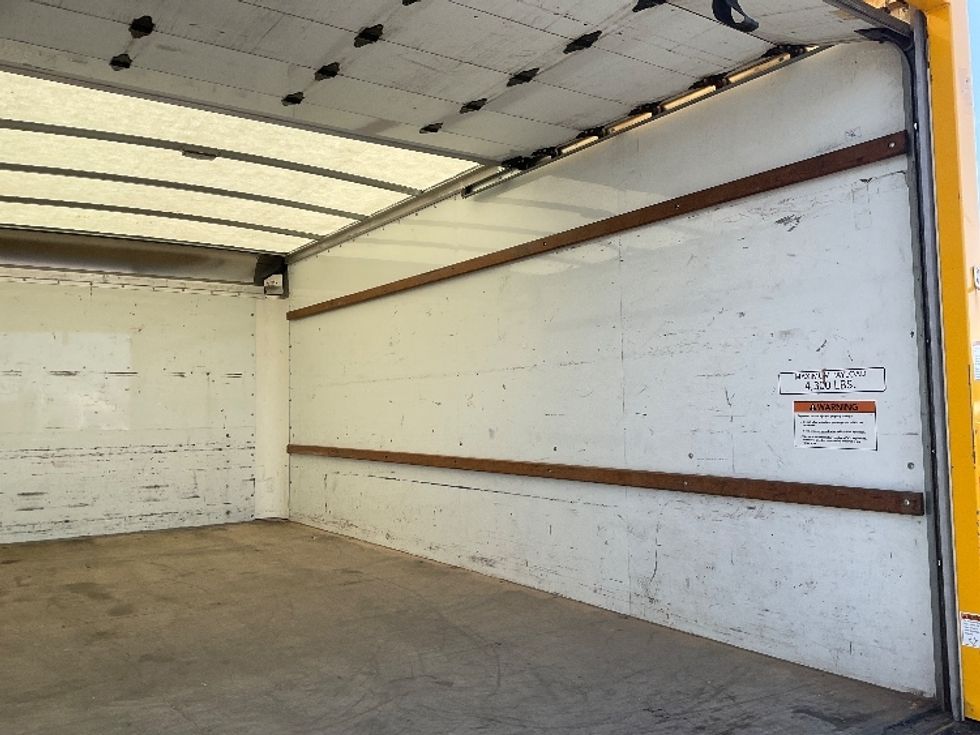 Light Duty Box Truck-Light and Medium Duty Trucks-GMC-2022-Savana G33903-Goodyear-AZ-122,823\n\t\tmiles-$ 26,000 - Image 12