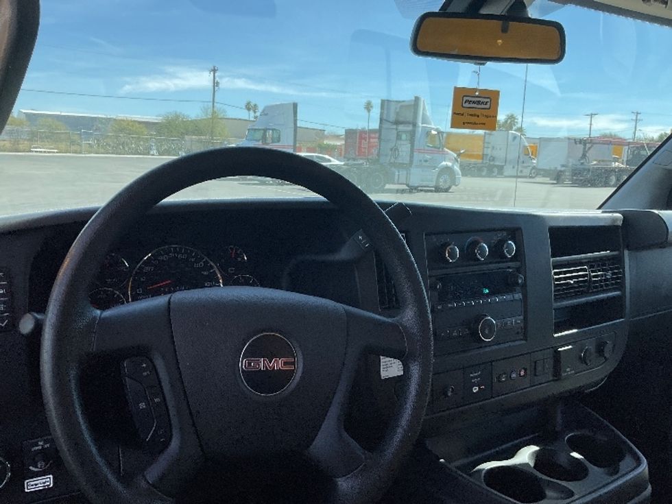 Light Duty Box Truck-Light and Medium Duty Trucks-GMC-2022-Savana G33903-Goodyear-AZ-122,823\n\t\tmiles-$ 26,000 - Image 18