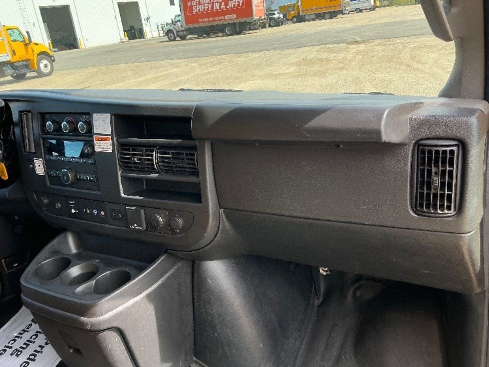 Light Duty Box Truck-Light and Medium Duty Trucks-GMC-2022-Savana G33903-Grand Junction-CO-68,754\n\t\tmiles-$ 31,500 - Image 21