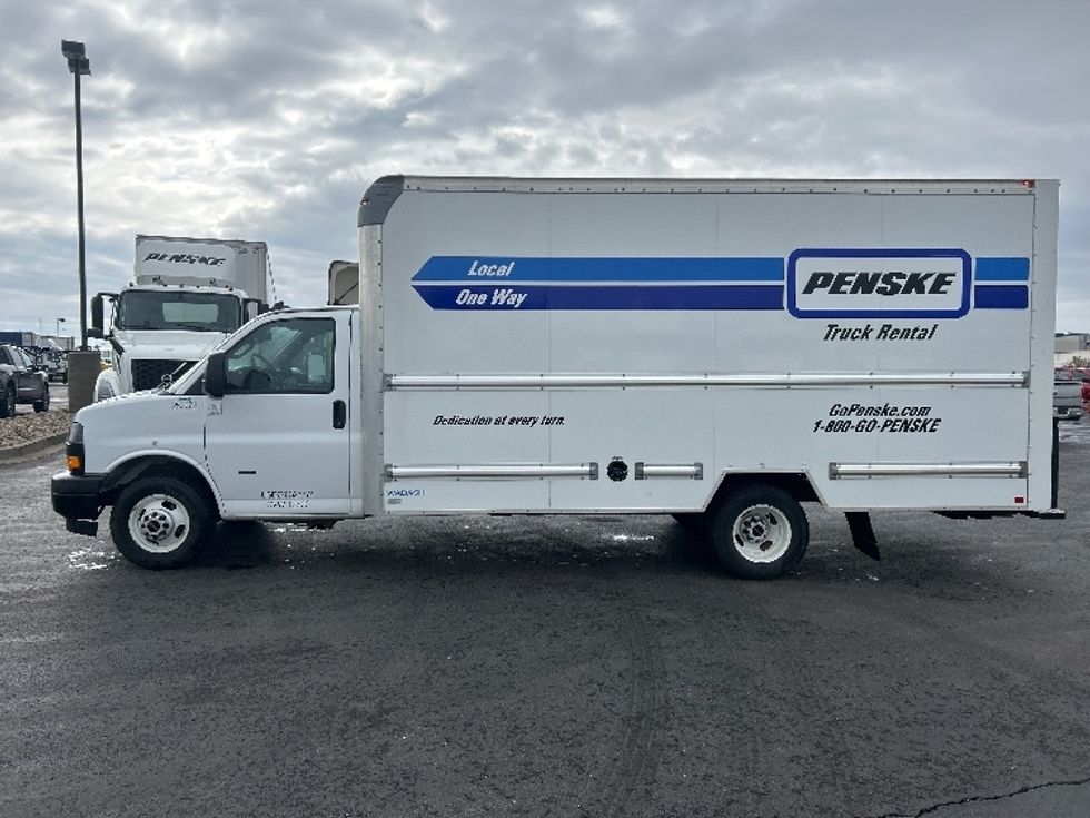 Light Duty Box Truck-Light and Medium Duty Trucks-GMC-2022-Savana G33903-Greeley-CO-16,456\n\t\tmiles-$ 48,500 - Image 4
