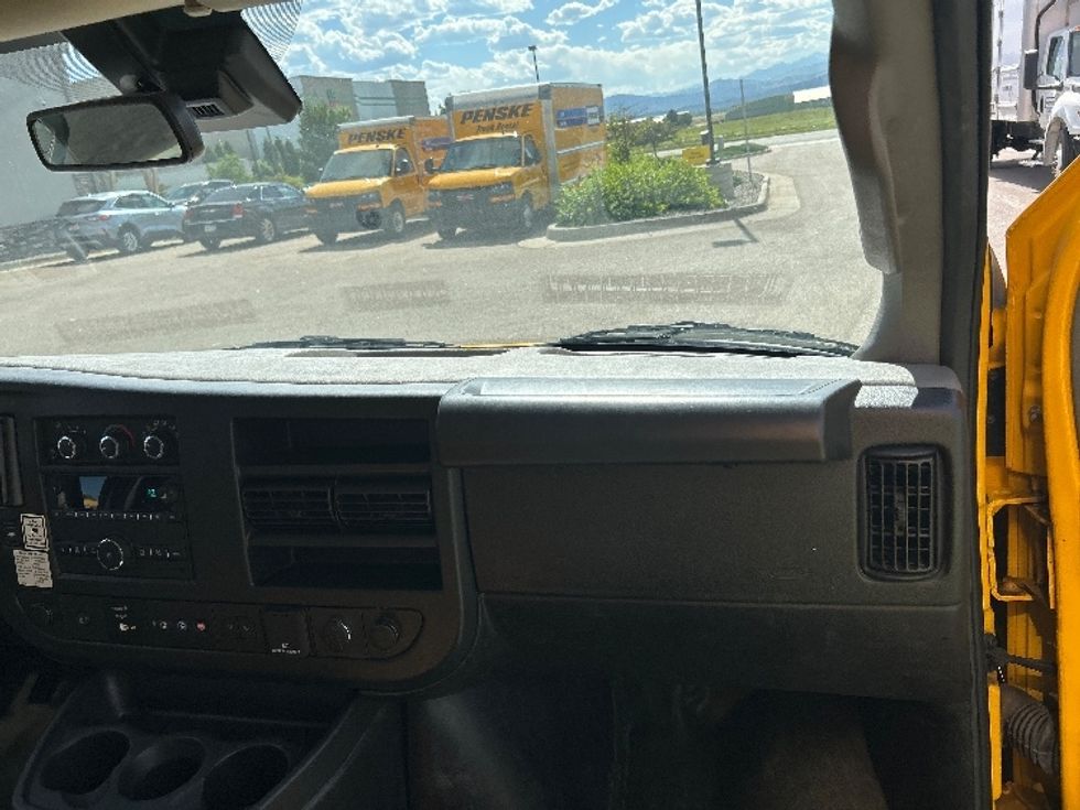 Light Duty Box Truck-Light and Medium Duty Trucks-GMC-2022-Savana G33903-Greeley-CO-53,191\n\t\tmiles-$ 35,250 - Image 20