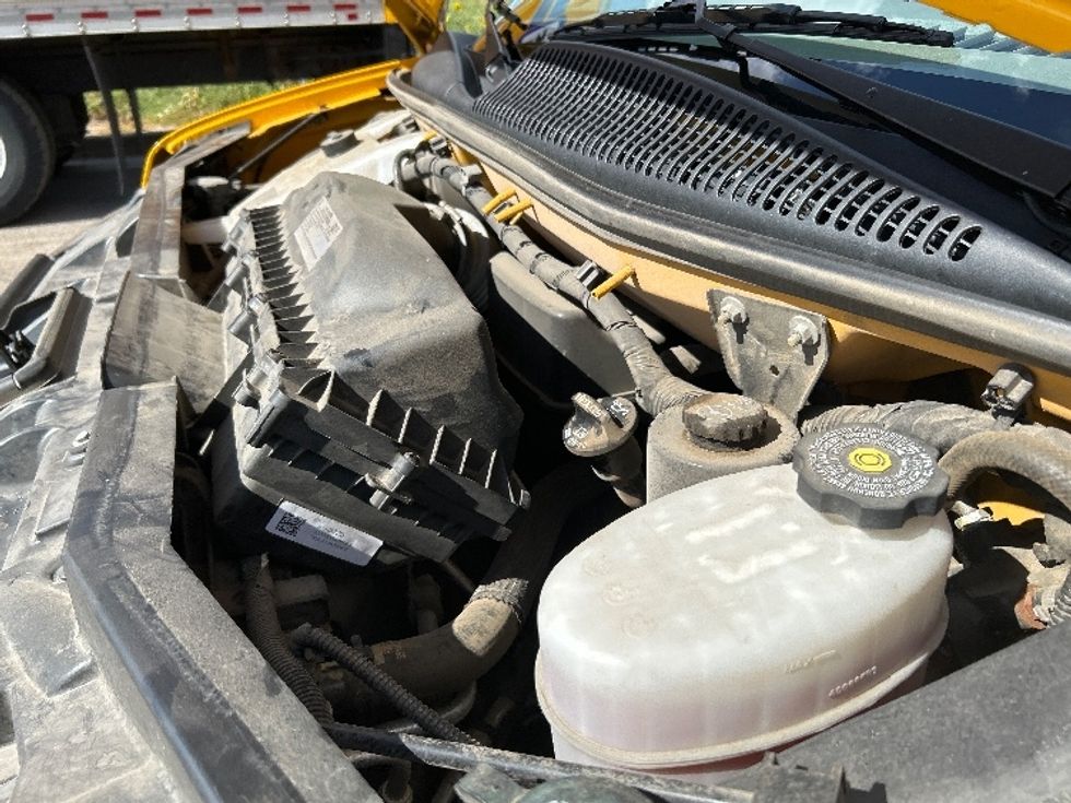 Light Duty Box Truck-Light and Medium Duty Trucks-GMC-2022-Savana G33903-Greeley-CO-53,191\n\t\tmiles-$ 35,250 - Image 23