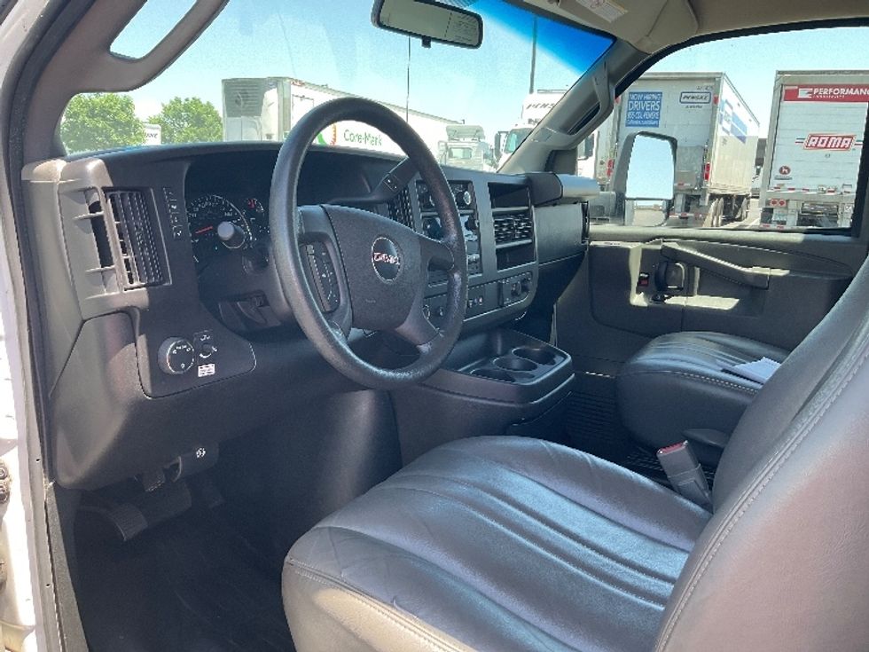 Light Duty Box Truck-Light and Medium Duty Trucks-GMC-2022-Savana G33903-Greeley-CO-54,000\n\t\tmiles-$ 44,000 - Image 16