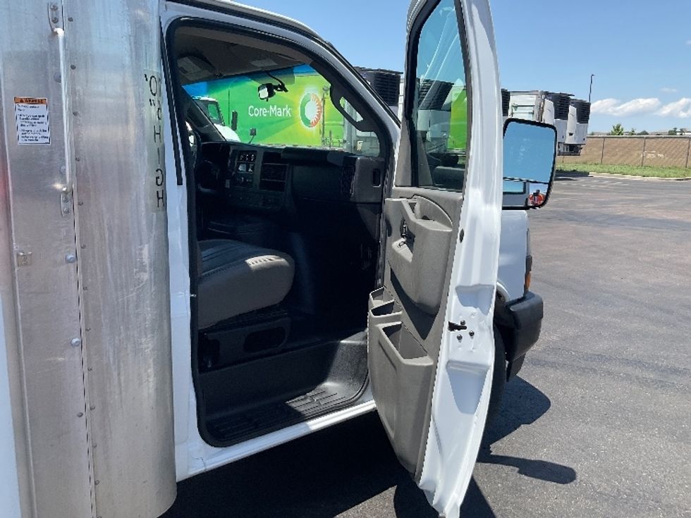 Light Duty Box Truck-Light and Medium Duty Trucks-GMC-2022-Savana G33903-Greeley-CO-54,000\n\t\tmiles-$ 44,000 - Image 19