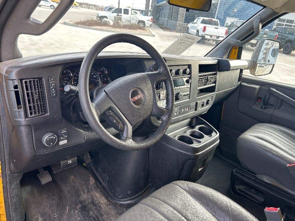 Light Duty Box Truck-Light and Medium Duty Trucks-GMC-2022-Savana G33903-Greeley-CO-85,706\n\t\tmiles-$ 31,250 - Image 17