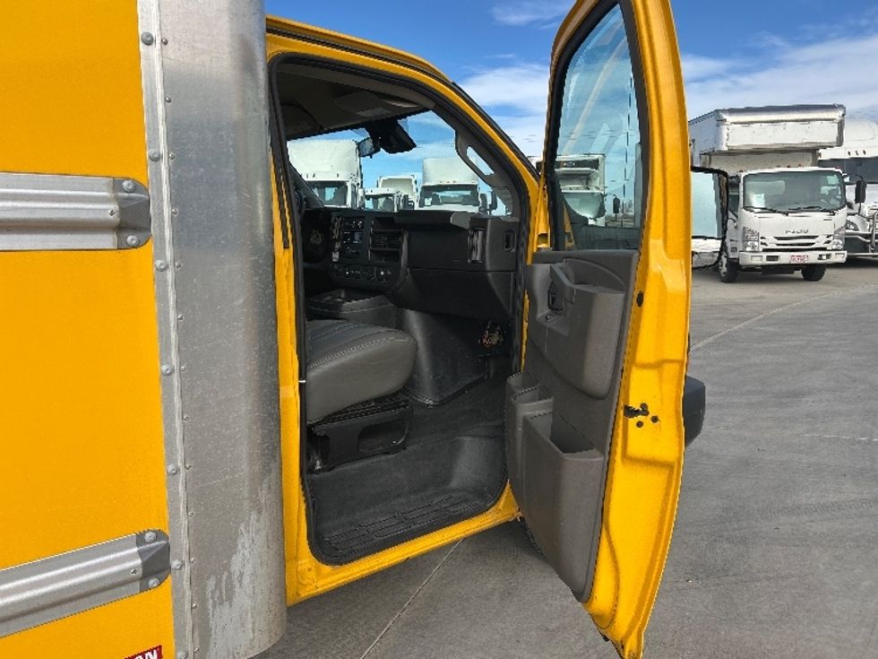 Light Duty Box Truck-Light and Medium Duty Trucks-GMC-2022-Savana G33903-Greeley-CO-85,706\n\t\tmiles-$ 31,250 - Image 20