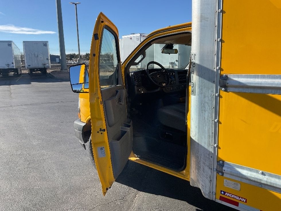 Light Duty Box Truck-Light and Medium Duty Trucks-GMC-2022-Savana G33903-Greeley-CO-88,173\n\t\tmiles-$ 31,250 - Image 16