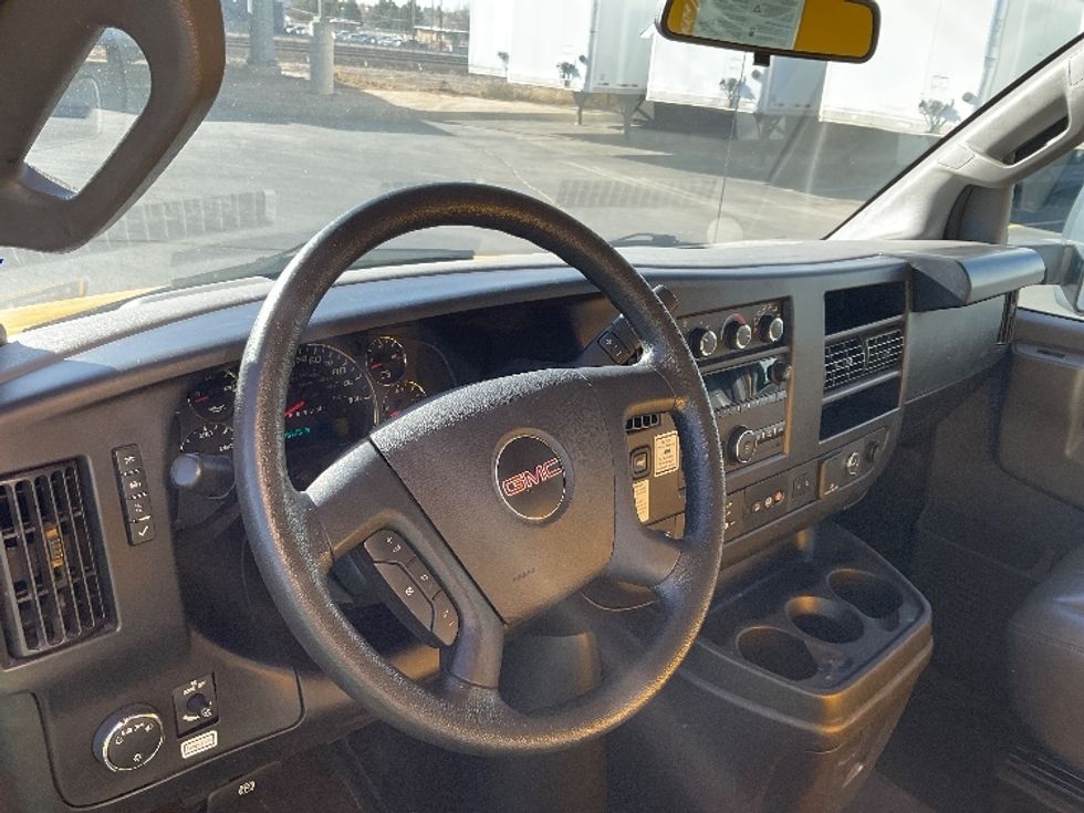 Light Duty Box Truck-Light and Medium Duty Trucks-GMC-2022-Savana G33903-Greeley-CO-88,173\n\t\tmiles-$ 31,250 - Image 17