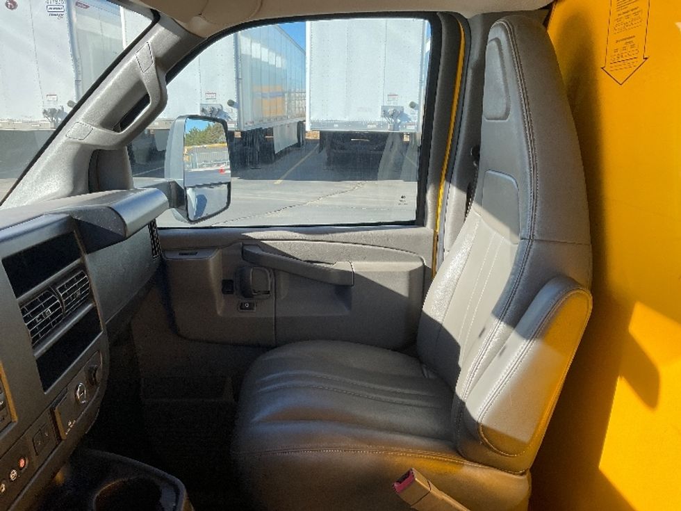 Light Duty Box Truck-Light and Medium Duty Trucks-GMC-2022-Savana G33903-Greeley-CO-88,173\n\t\tmiles-$ 31,250 - Image 19