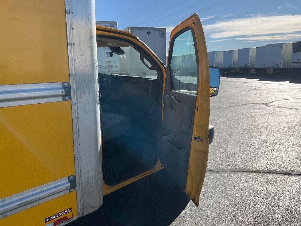 Light Duty Box Truck-Light and Medium Duty Trucks-GMC-2022-Savana G33903-Greeley-CO-88,173\n\t\tmiles-$ 31,250 - Image 20