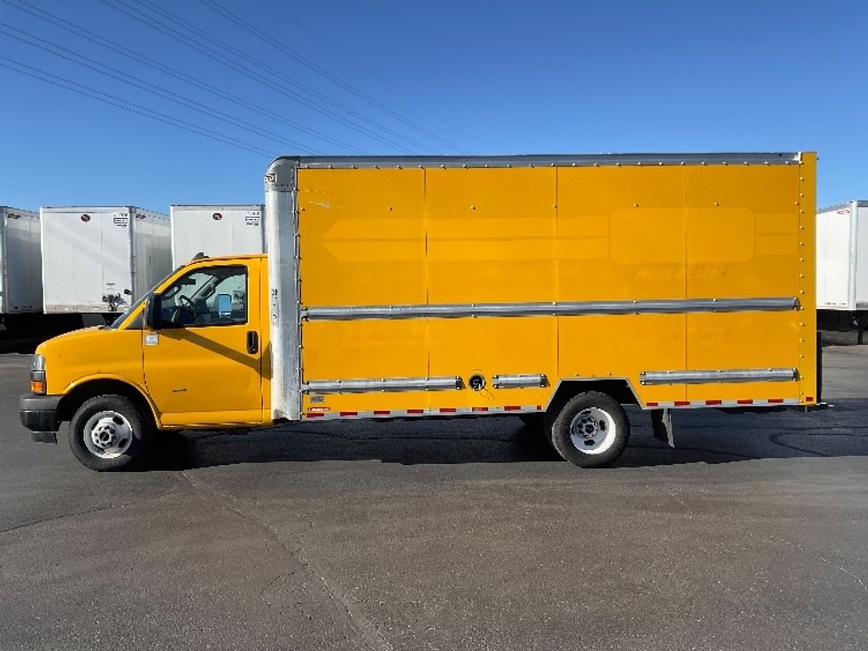 Light Duty Box Truck-Light and Medium Duty Trucks-GMC-2022-Savana G33903-Greeley-CO-88,173\n\t\tmiles-$ 31,250 - Image 4