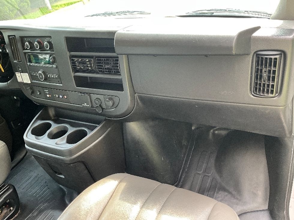 Light Duty Box Truck-Light and Medium Duty Trucks-GMC-2022-Savana G33903-Greensboro-NC-142,240\n\t\tmiles-$ 24,500 - Image 21