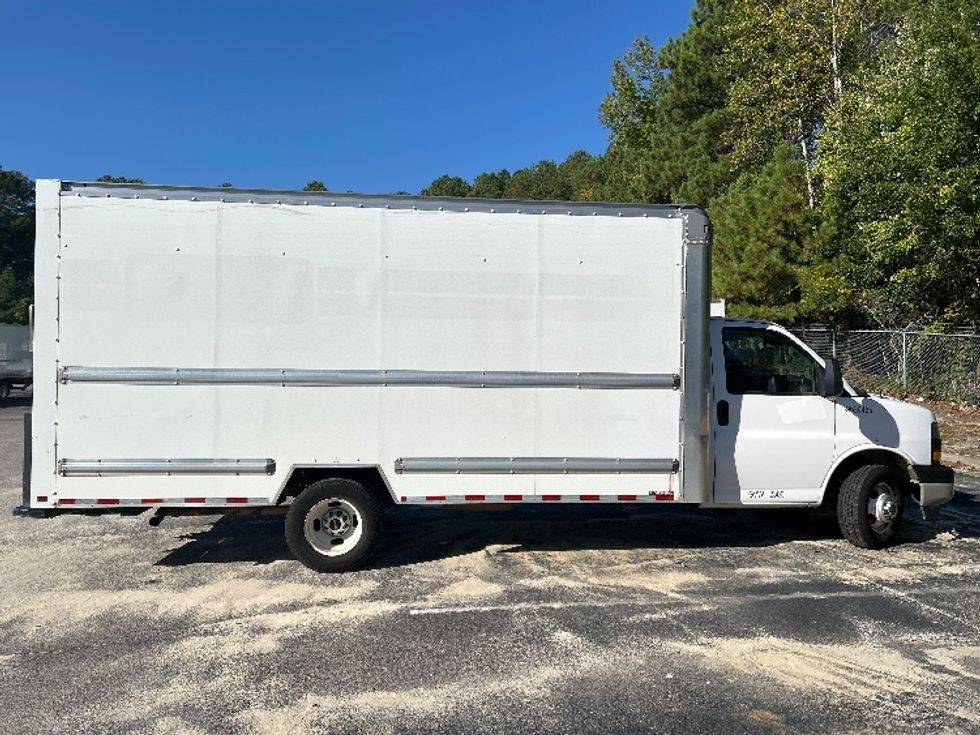 Light Duty Box Truck-Light and Medium Duty Trucks-GMC-2022-Savana G33903-Greensboro-NC-160,949\n\t\tmiles-$ 19,500 - Image 15