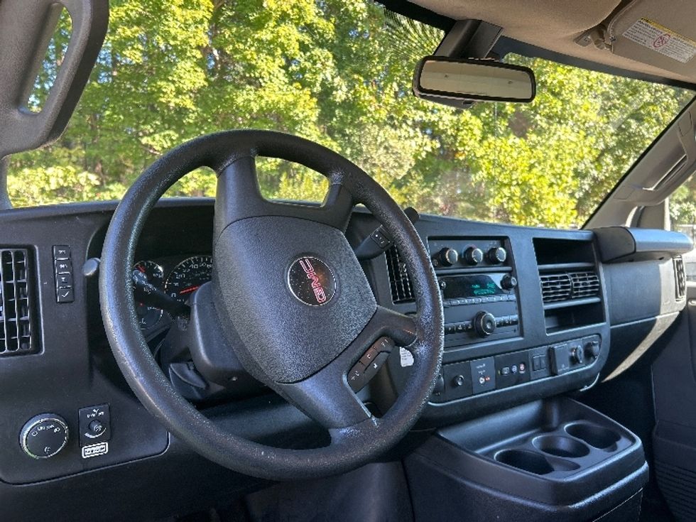 Light Duty Box Truck-Light and Medium Duty Trucks-GMC-2022-Savana G33903-Greensboro-NC-160,949\n\t\tmiles-$ 19,500 - Image 17