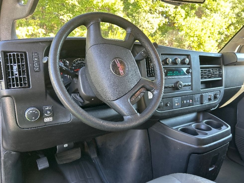 Light Duty Box Truck-Light and Medium Duty Trucks-GMC-2022-Savana G33903-Greensboro-NC-160,949\n\t\tmiles-$ 19,500 - Image 18