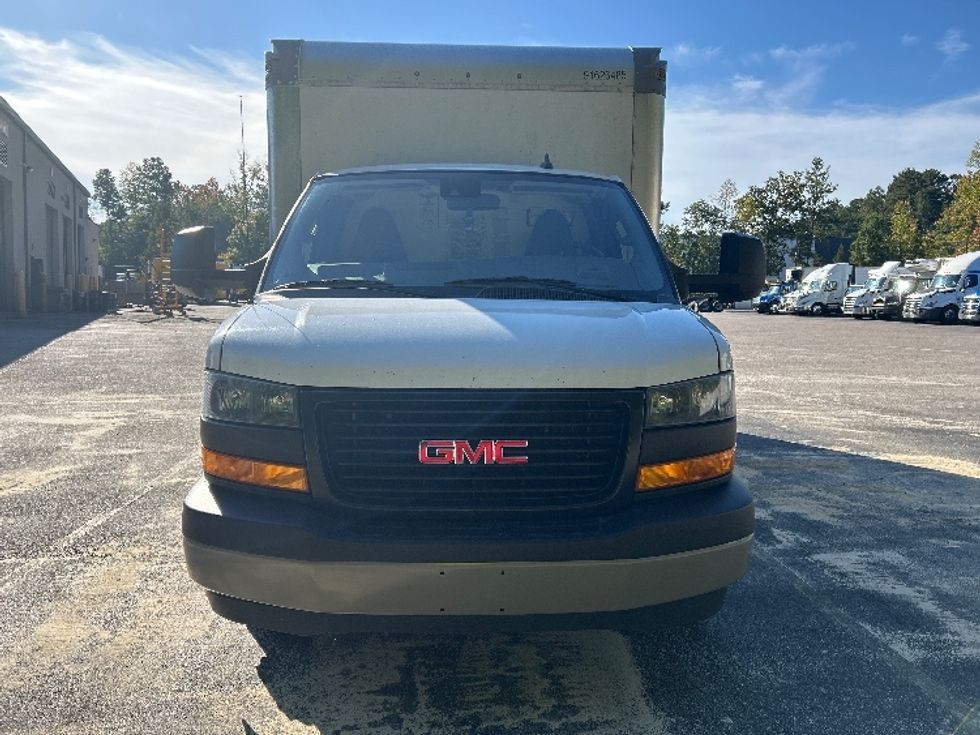 Light Duty Box Truck-Light and Medium Duty Trucks-GMC-2022-Savana G33903-Greensboro-NC-160,949\n\t\tmiles-$ 19,500 - Image 2