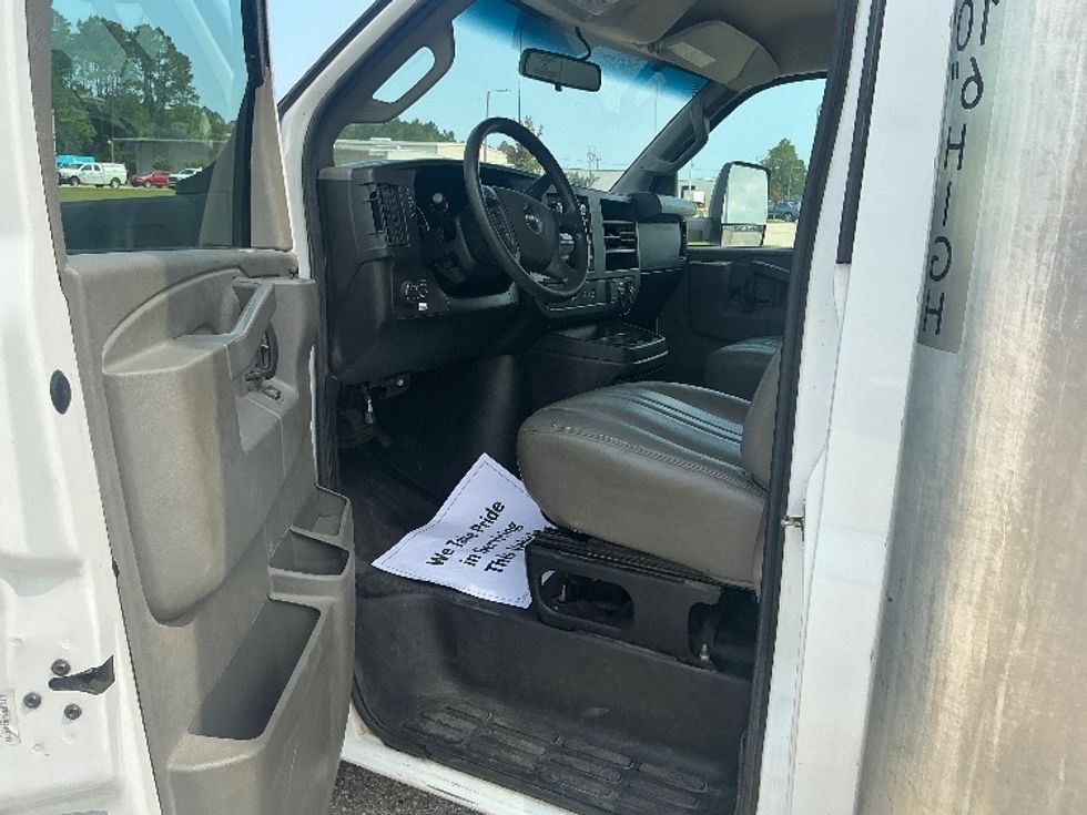 Light Duty Box Truck-Light and Medium Duty Trucks-GMC-2022-Savana G33903-Gulfport-MS-65,355\n\t\tmiles-$ 38,500 - Image 16