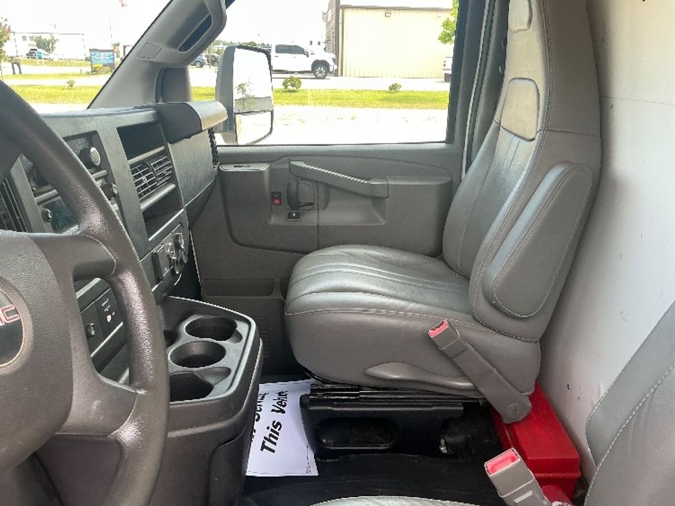 Light Duty Box Truck-Light and Medium Duty Trucks-GMC-2022-Savana G33903-Gulfport-MS-65,355\n\t\tmiles-$ 38,500 - Image 19