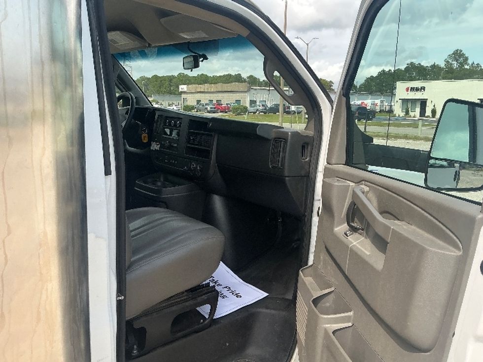 Light Duty Box Truck-Light and Medium Duty Trucks-GMC-2022-Savana G33903-Gulfport-MS-65,355\n\t\tmiles-$ 38,500 - Image 20